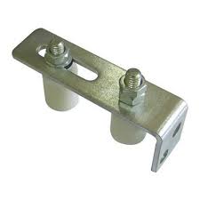 GUIA SOPORTE AJUSTABLE PARA PORTON NYLON 40X40MM