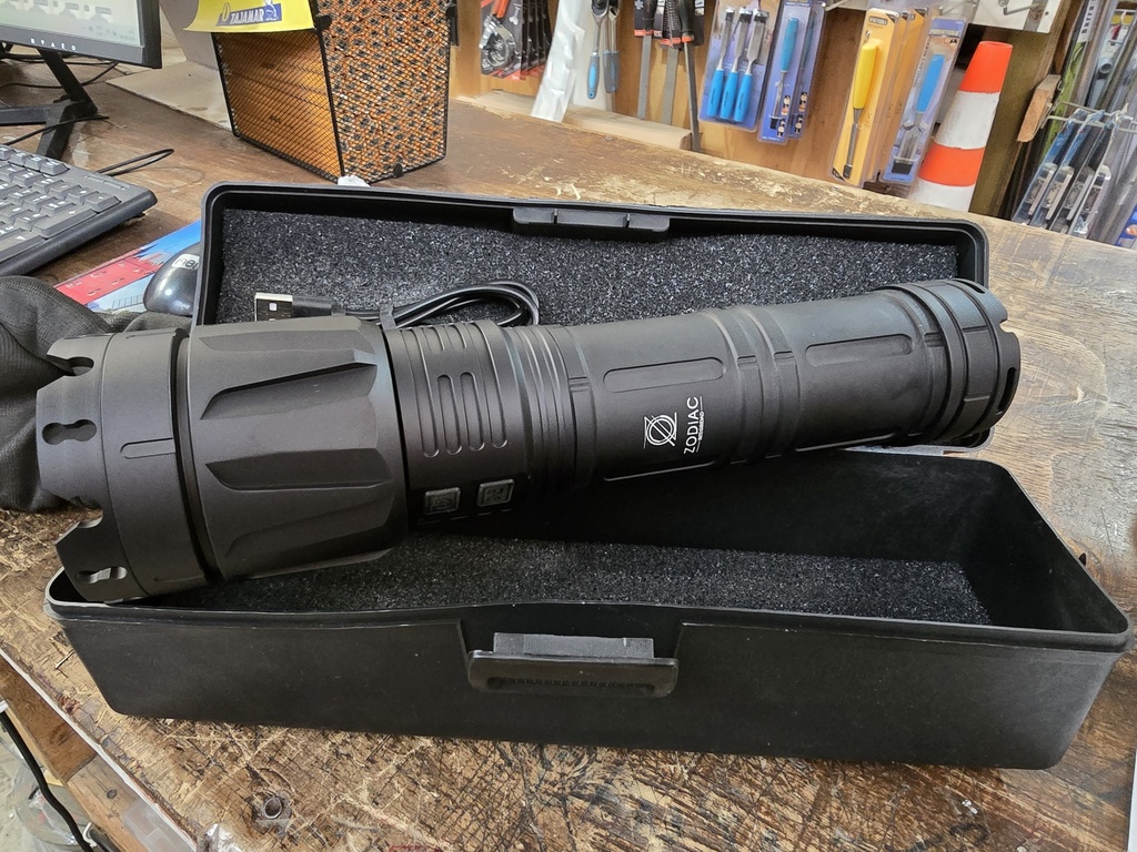 LINTERNA LED MANO HIGH POWER ZODIAC