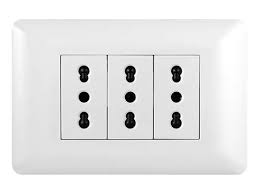 ENCHUFE EMBUTIDO TRIPLE 10/16A COMPACTO